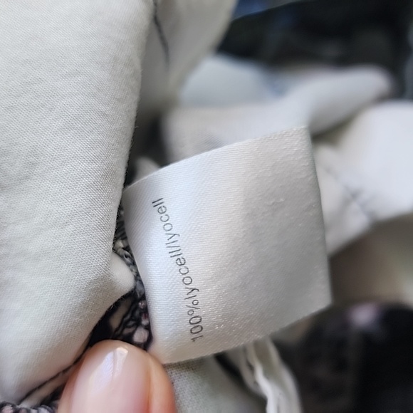 Pam & Gela Bohemian Black Floral Tapered Copped Jogger Relaxed Pants S - Picture 12 of 15